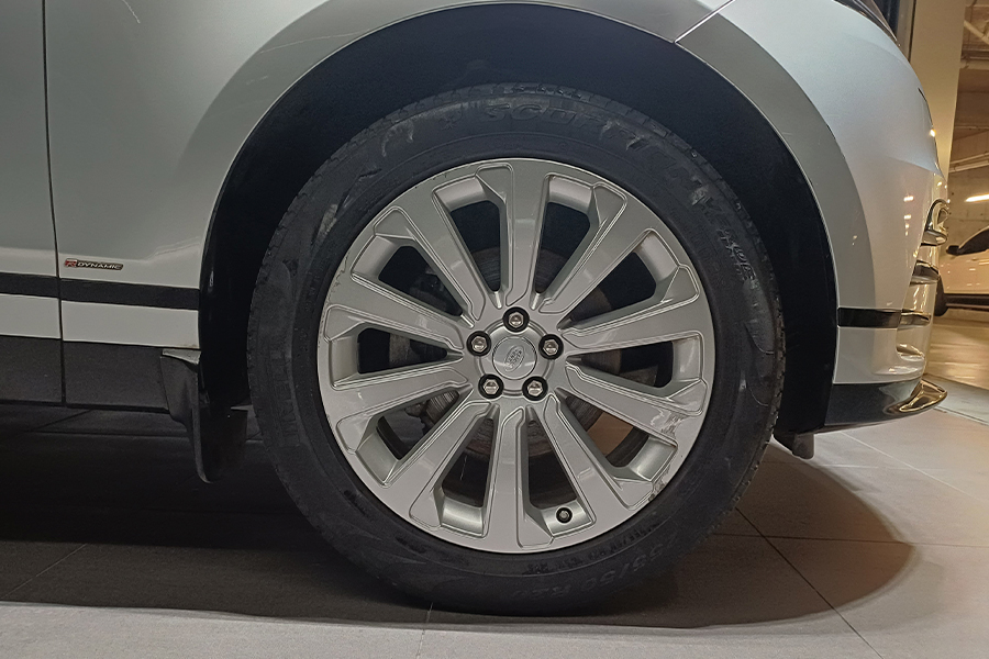 Range Rover Velar P250 R-Dynamic / PREVIA CITA