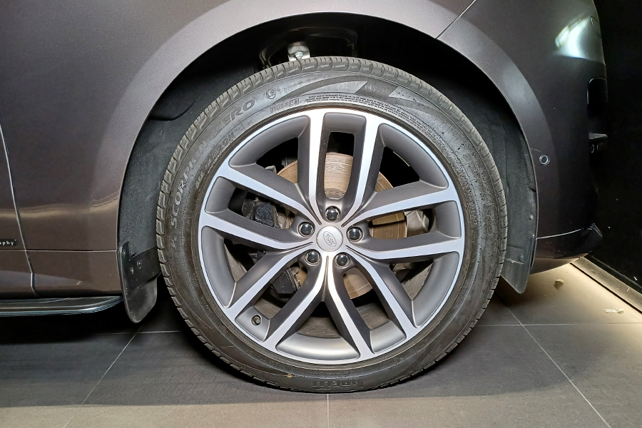 Range Rover Sport P400 Autobiography