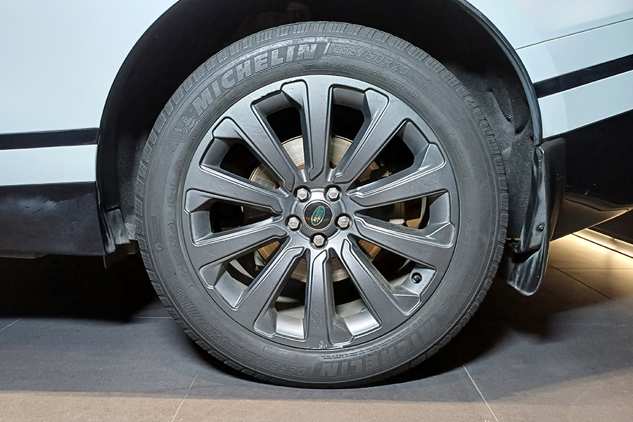 Range Rover Velar P250 R-Dynamic 