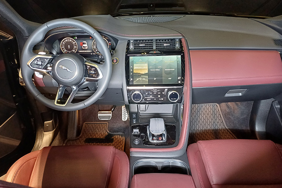 Jaguar E-PACE P250 R-Dynamic SE 