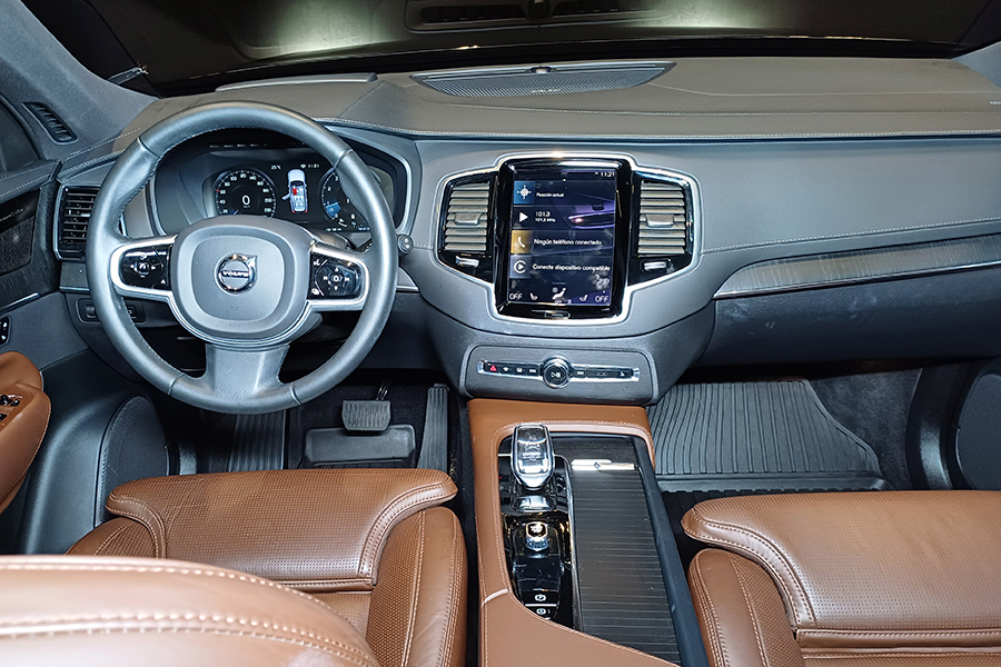 Volvo XC90 B6