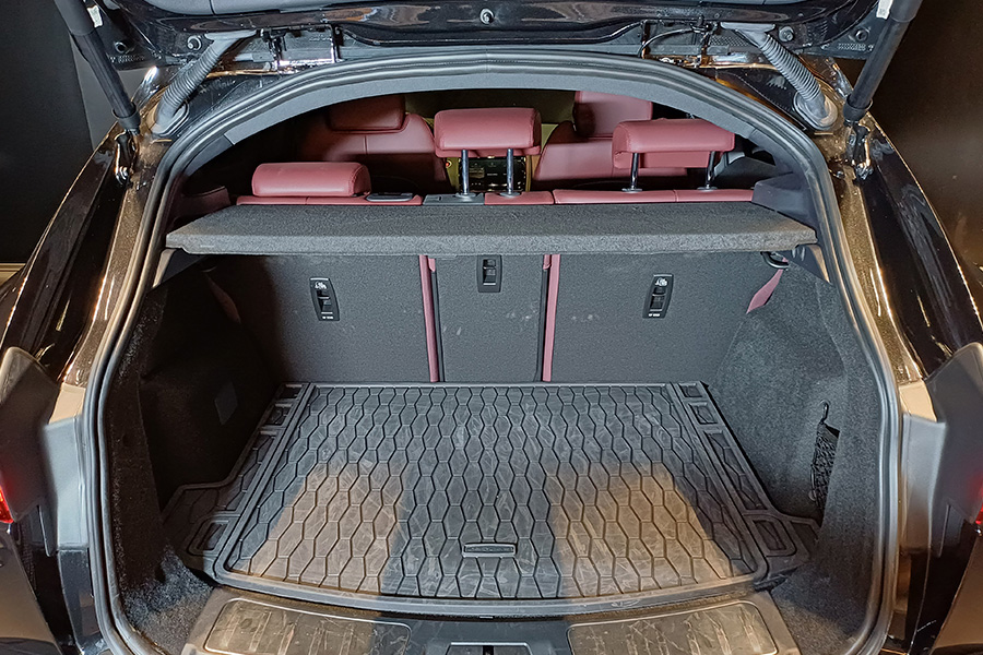 Jaguar E-PACE P250 R-Dynamic SE 